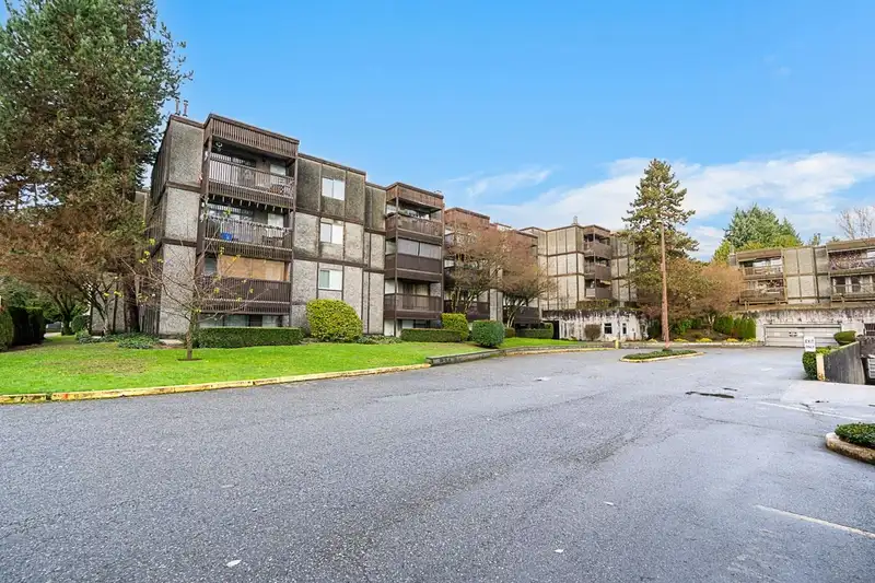 312 13501 96 AVENUE - photo 1 of 27