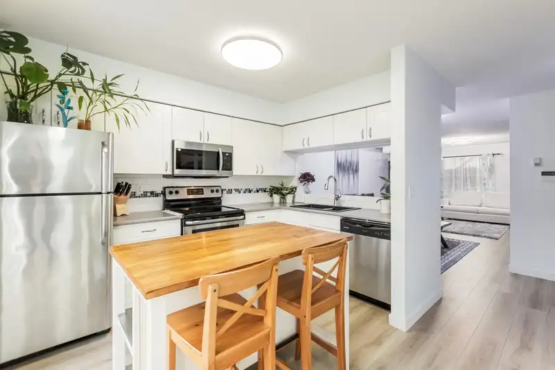 6 13713 72A AVENUE - photo 1 of 38
