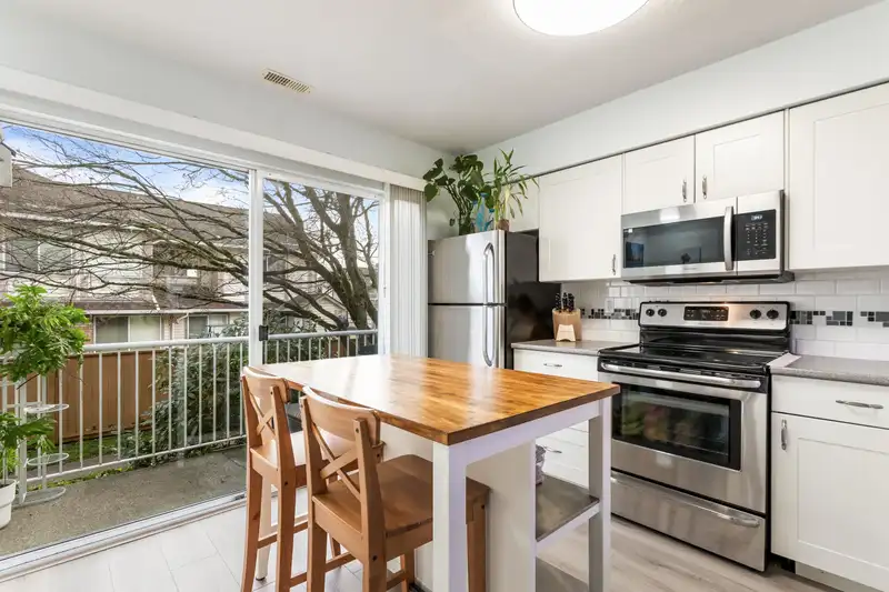 6 13713 72A AVENUE - photo 3 of 38
