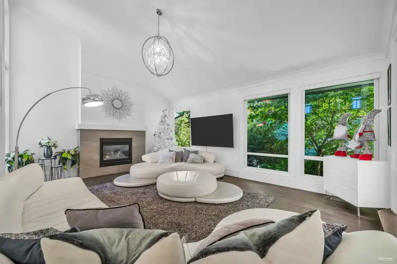 1723 AMBLE GREENE DRIVE - photo 4 of 38