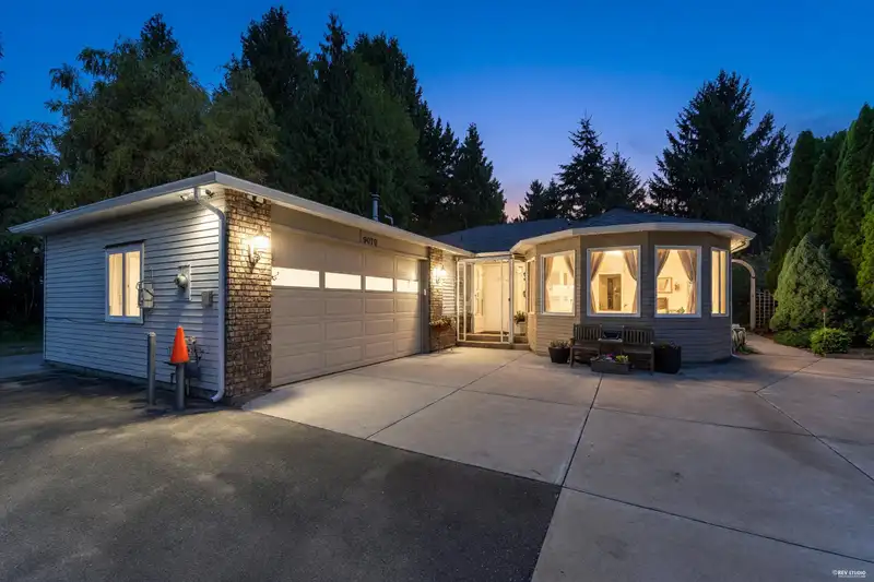 9079 144 STREET - photo 2 of 40