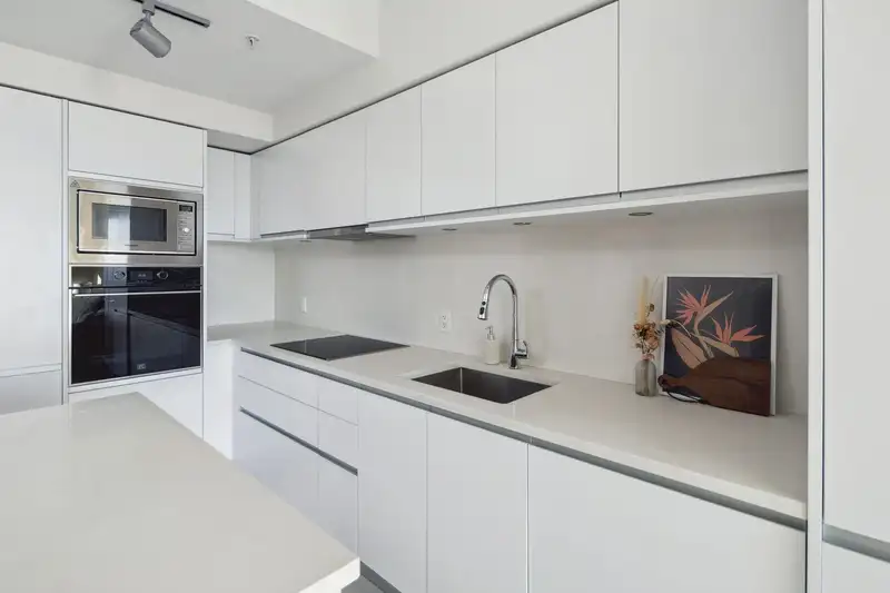 611 180 E 2ND AVENUE - photo 4 of 39