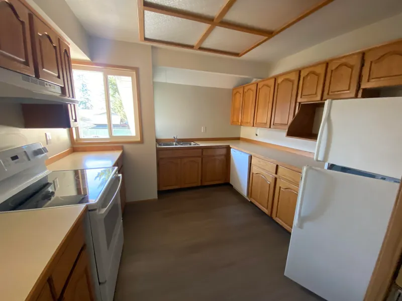 6 32286 7TH AVENUE - photo 2 of 5