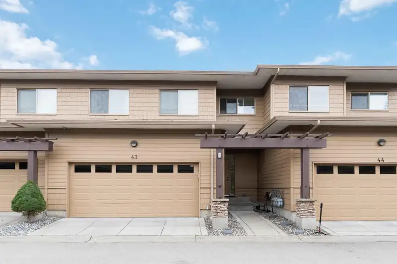 43 16655 64 AVENUE - photo 1 of 35