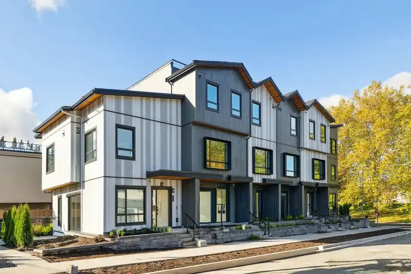 4805 LAUREL STREET - photo 1 of 10