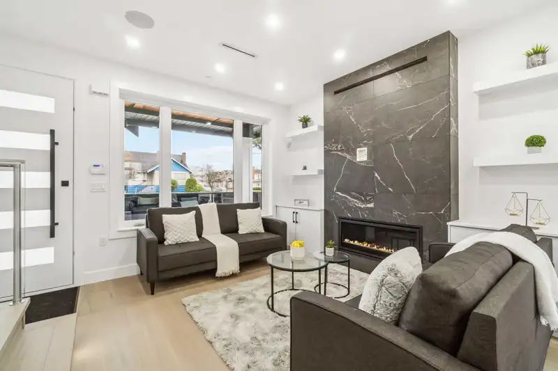1 5737 CLARENDON STREET - photo 2 of 20