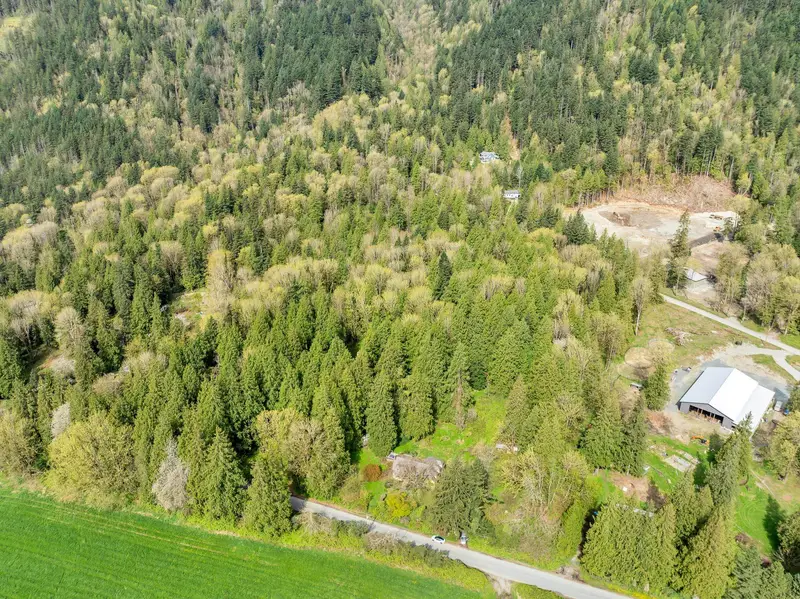 11069 BROOKS ROAD - photo 4 of 25