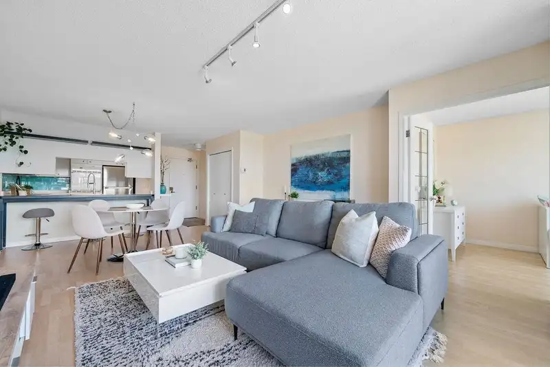 502 1065 QUAYSIDE DRIVE - photo 3 of 27