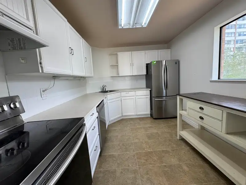 303 6651 MINORU BOULEVARD - photo 2 of 13