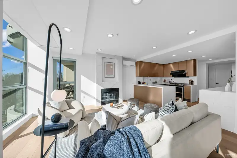 601 1233 BEACH AVENUE - photo 4 of 40