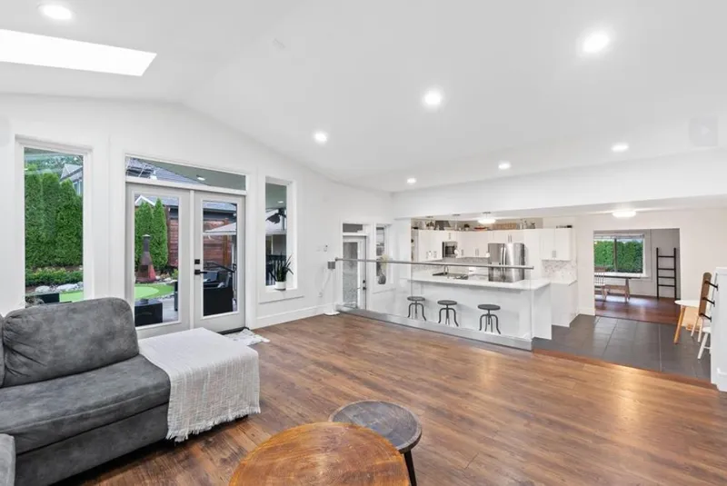 24055 FERN CRESCENT - photo 3 of 14