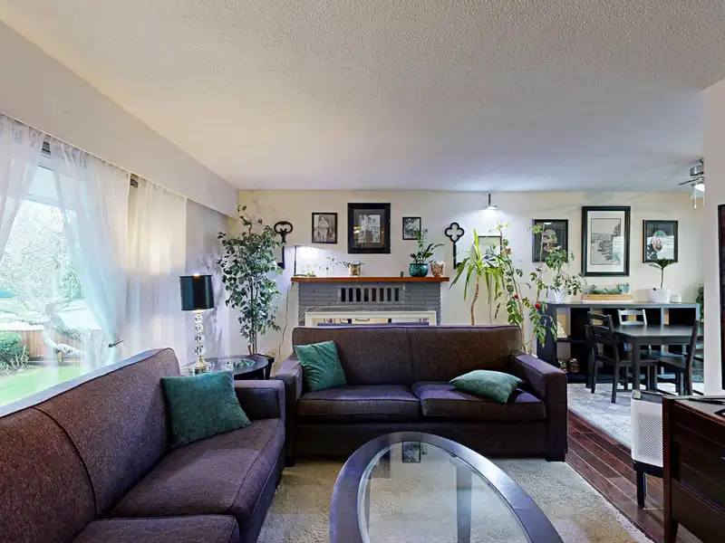 5379 1 AVENUE - photo 3 of 40