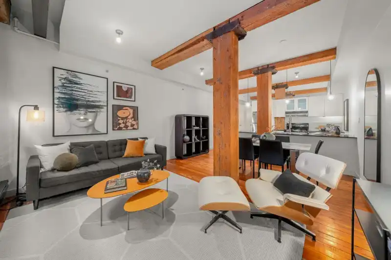204 310 WATER STREET - photo 4 of 29