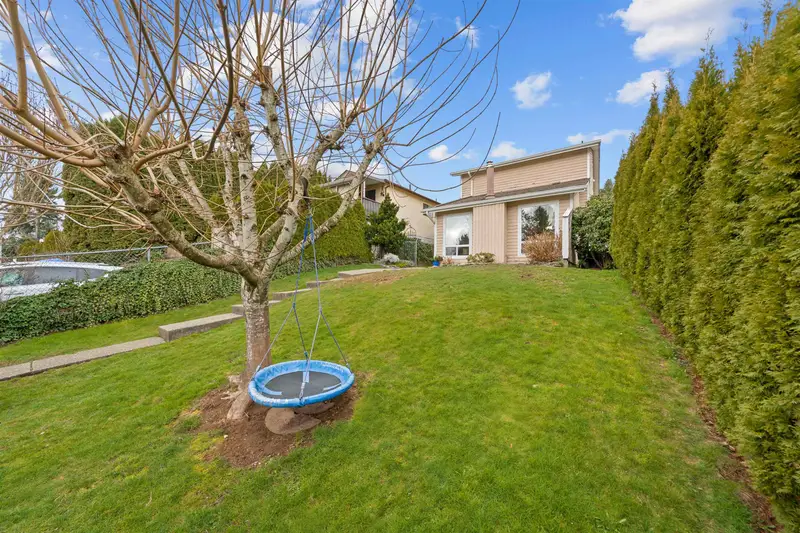 33139 MYRTLE AVENUE - photo 4 of 25