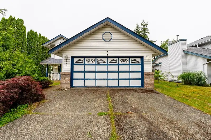 9663 157B STREET - photo 4 of 40