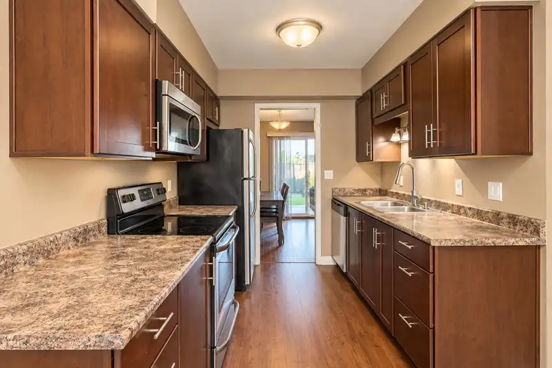 2 2957 OXFORD STREET - photo 3 of 20