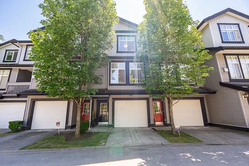 34 18828 69 AVENUE - photo 3 of 40
