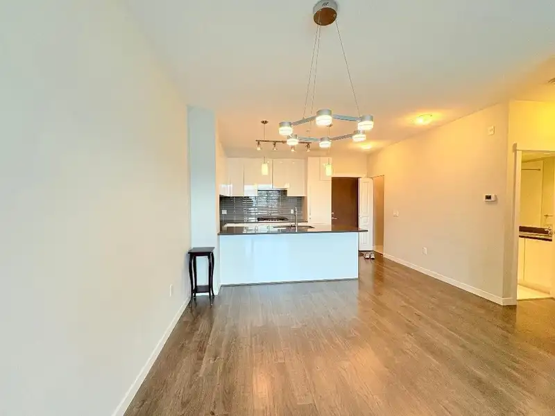 509 9388 TOMICKI AVENUE - photo 2 of 36