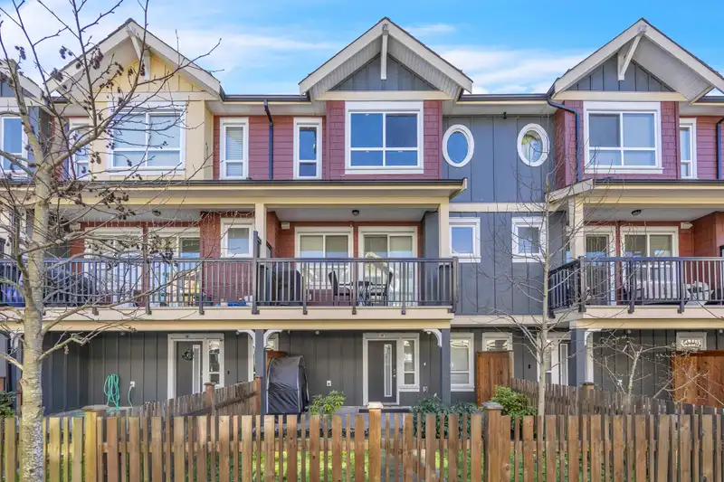 28 430 DUNCAN STREET - photo 1 of 34
