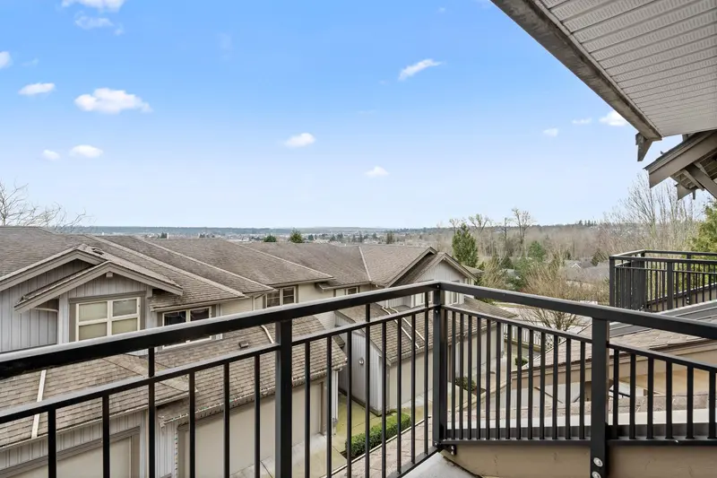 3 20326 68 AVENUE - photo 1 of 25