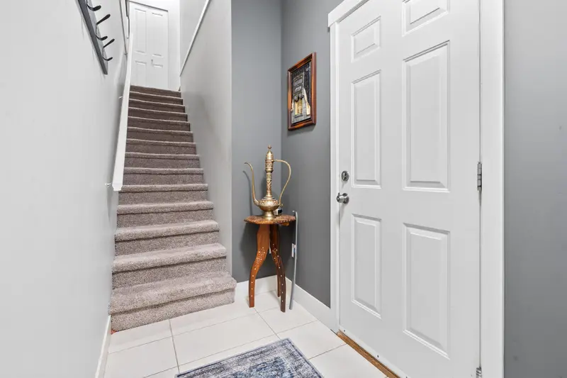 3 20326 68 AVENUE - photo 4 of 25