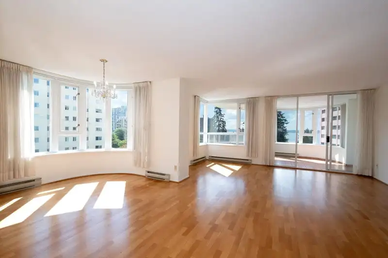 501 2203 BELLEVUE AVENUE - photo 4 of 34