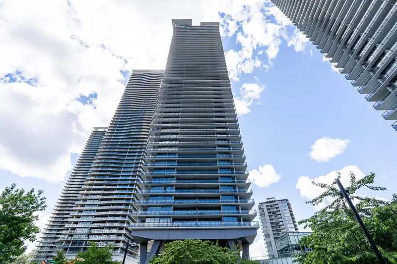 1110 4730 LOUGHEED HIGHWAY - photo 2 of 39