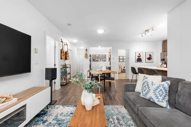 303 210 LEBLEU STREET - photo 4 of 33
