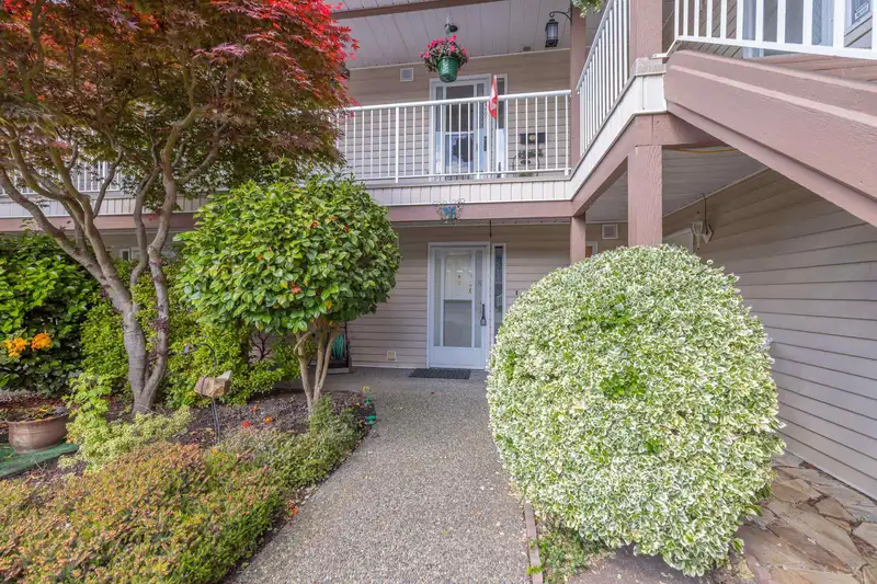 120 6875 121 STREET - photo 2 of 40