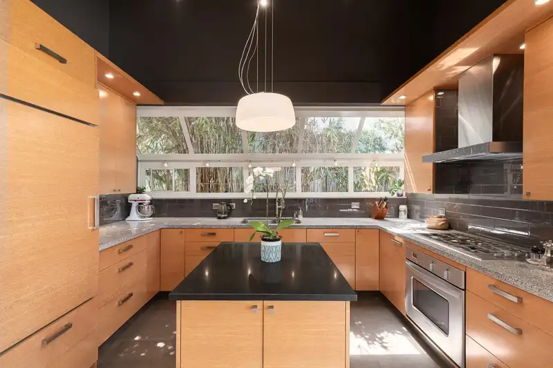 6309 DUNBAR STREET - photo 2 of 34