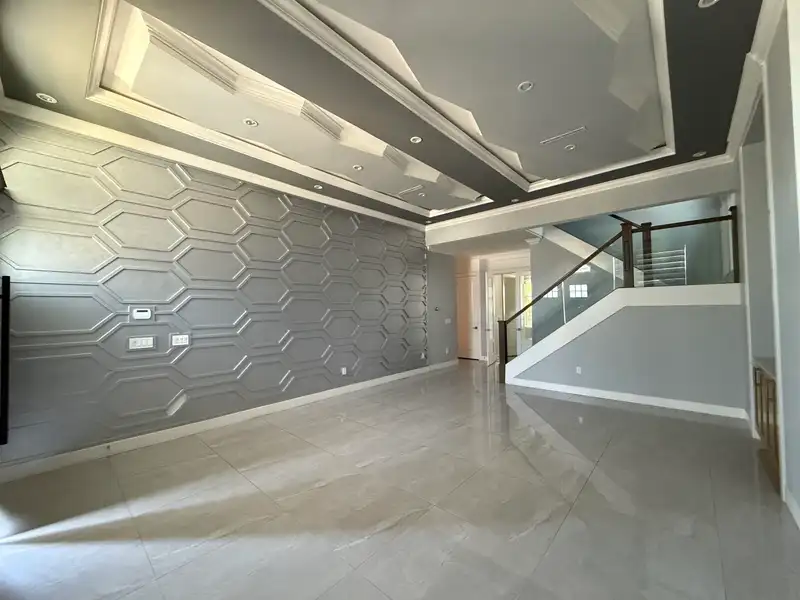 12711 104A AVENUE - photo 3 of 26