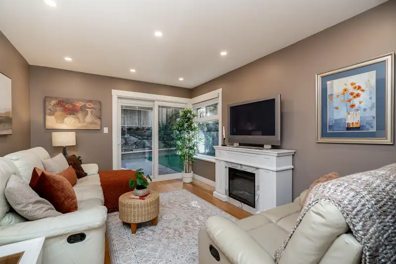 2579 BURIAN DRIVE - photo 4 of 35