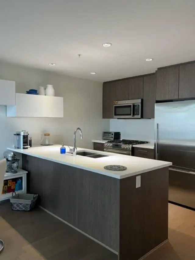608 9060 UNIVERSITY CRESCENT - photo 4 of 40