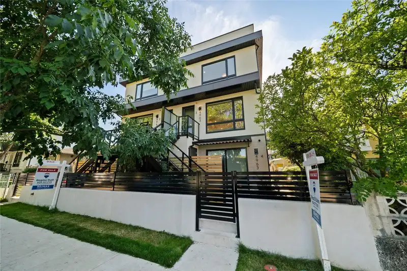 3 4963 CHESTER STREET - photo 1 of 27