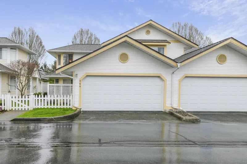 35 21138 88 AVENUE - photo 1 of 25