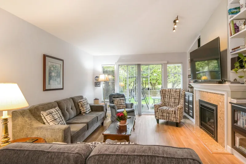 35 21138 88 AVENUE - photo 3 of 25