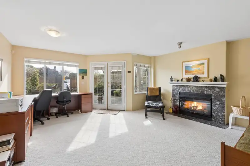 2333 BELLEVUE AVENUE - photo 2 of 24