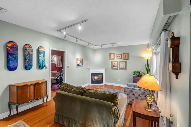 521 GARFIELD STREET - photo 3 of 25