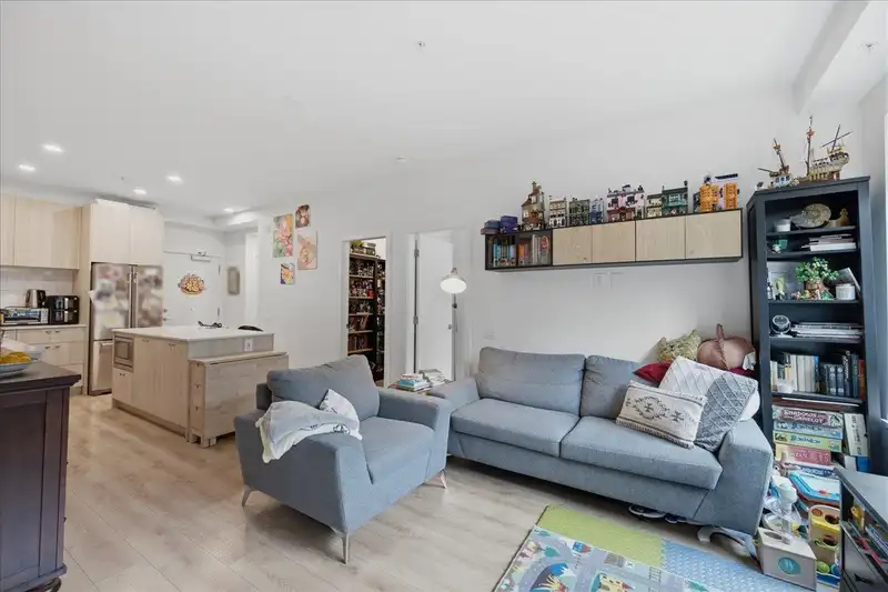 214 741 ANSKAR COURT - photo 1 of 39