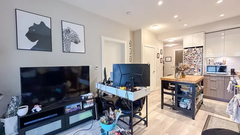 301 3588 SAWMILL CRESCENT - photo 2 of 15