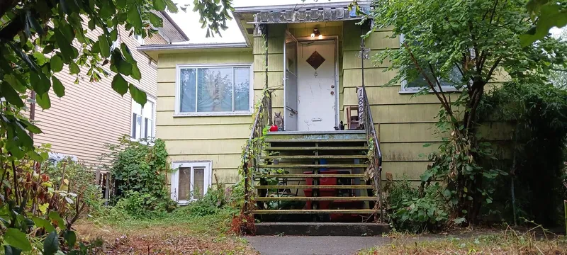 1824 E 11TH AVENUE - photo 4 of 4