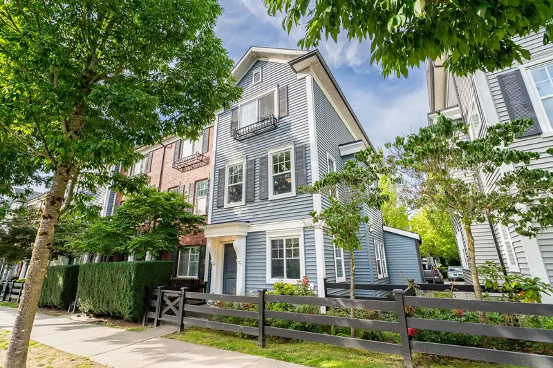 42 18983 72A AVENUE - photo 1 of 36