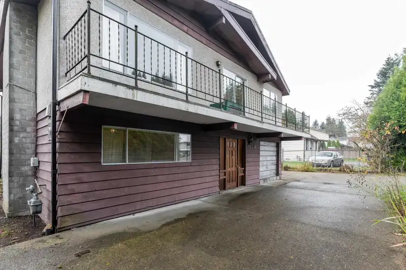 14734 108 AVENUE - photo 2 of 40
