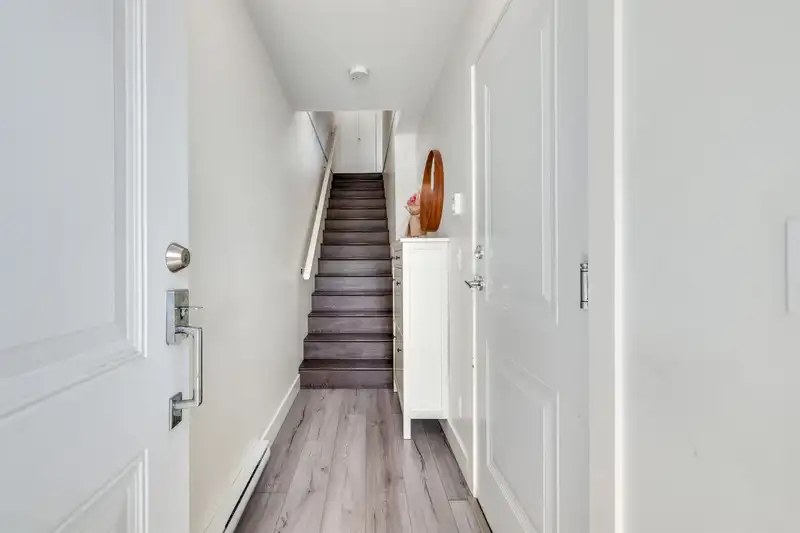 124 19433 68 AVENUE - photo 4 of 23