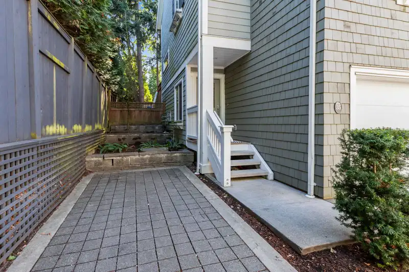 35 15128 24 AVENUE - photo 2 of 34