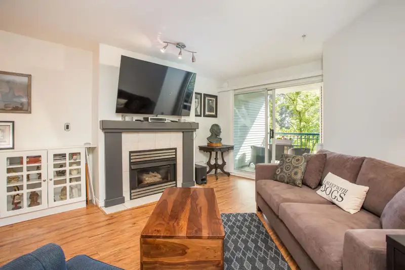221 19528 FRASER HIGHWAY - photo 2 of 28