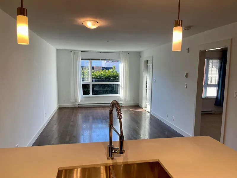 121 7058 14TH AVENUE - photo 2 of 25