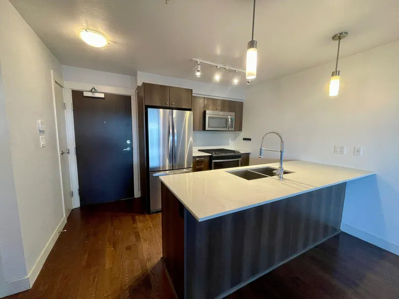 121 7058 14TH AVENUE - photo 4 of 25