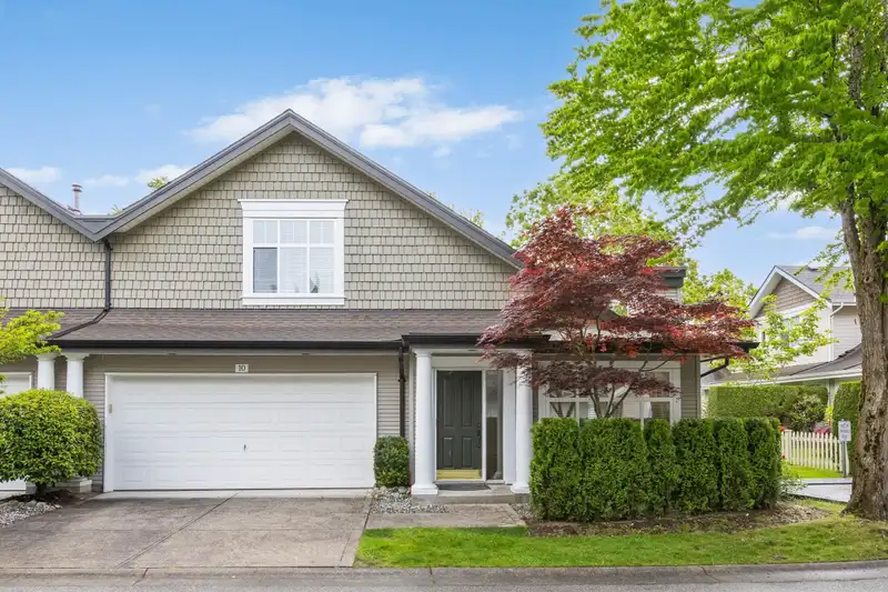 10 14877 33 AVENUE - photo 1 of 30