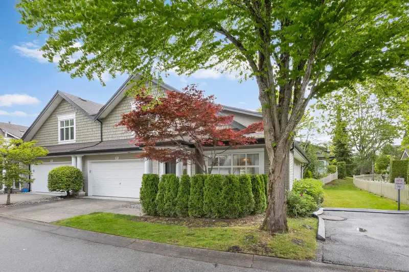 10 14877 33 AVENUE - photo 2 of 30